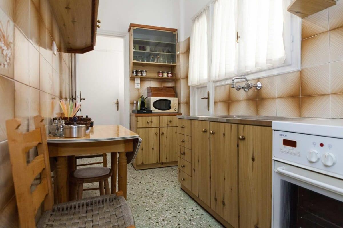 Charming Vintage 2Br Apartment With Balcony In Koukaki Atenas Exterior foto