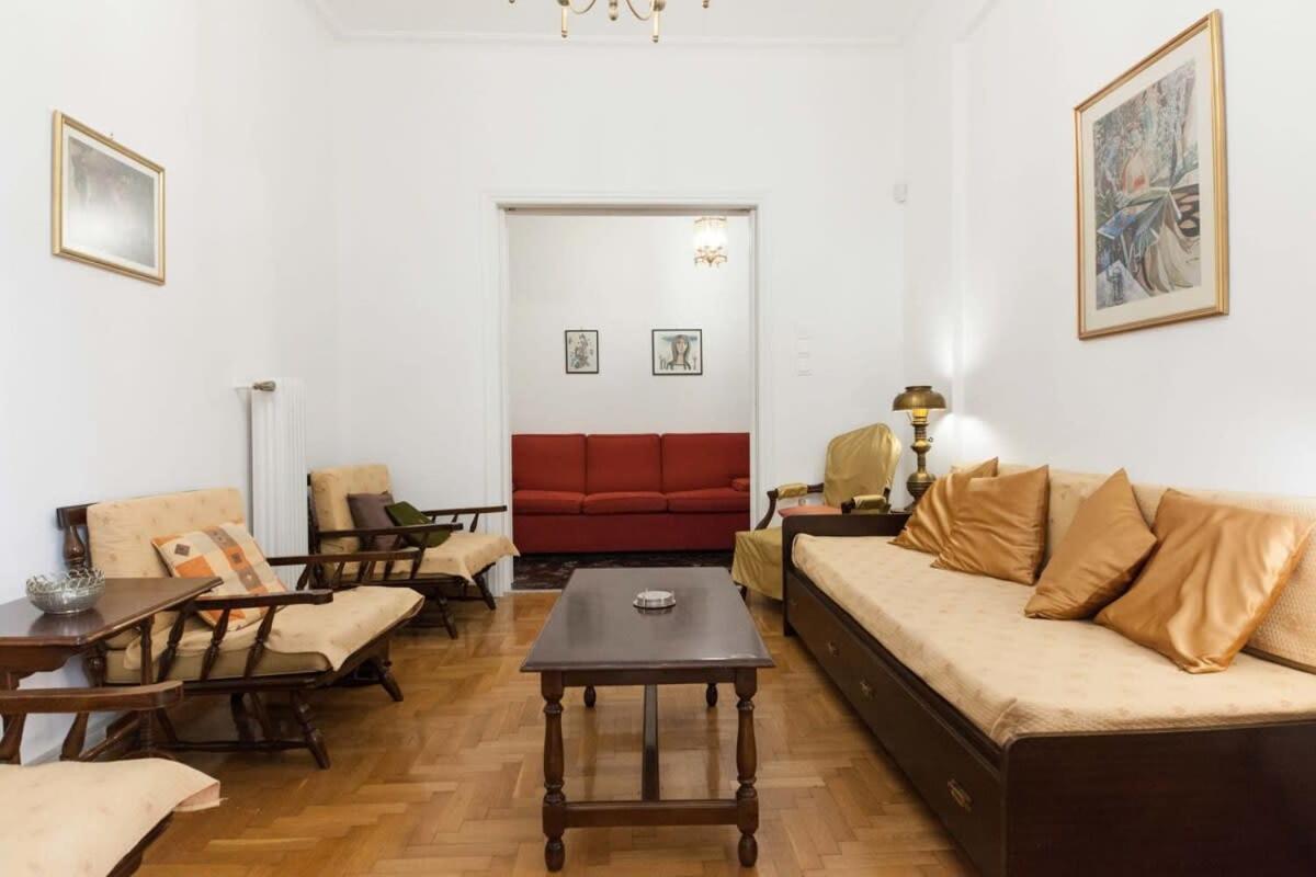 Charming Vintage 2Br Apartment With Balcony In Koukaki Atenas Exterior foto