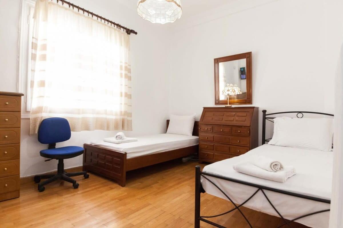 Charming Vintage 2Br Apartment With Balcony In Koukaki Atenas Exterior foto