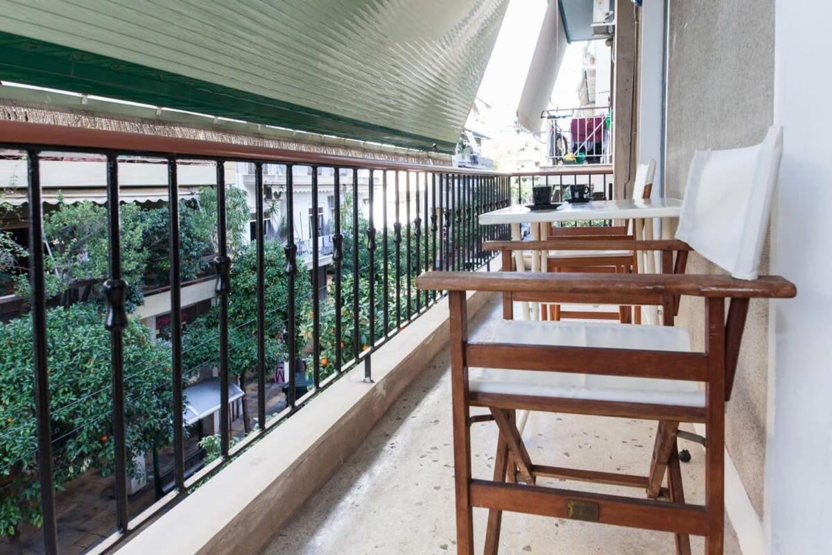 Charming Vintage 2Br Apartment With Balcony In Koukaki Atenas Exterior foto